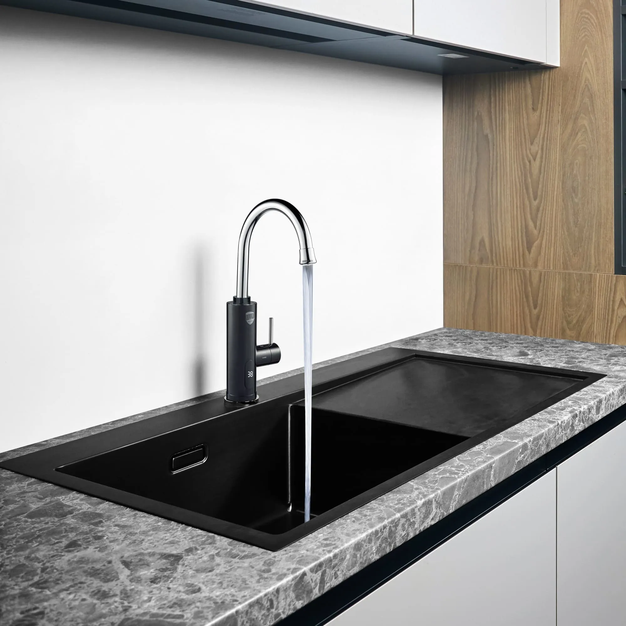 Водонагреватель проточный Royal Thermo QuickTap (Black) (10)